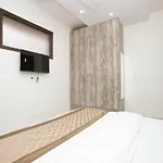 Hotel Sarthi Guest House In Jangpura Bhogal Near Nizamuddin Railway Station