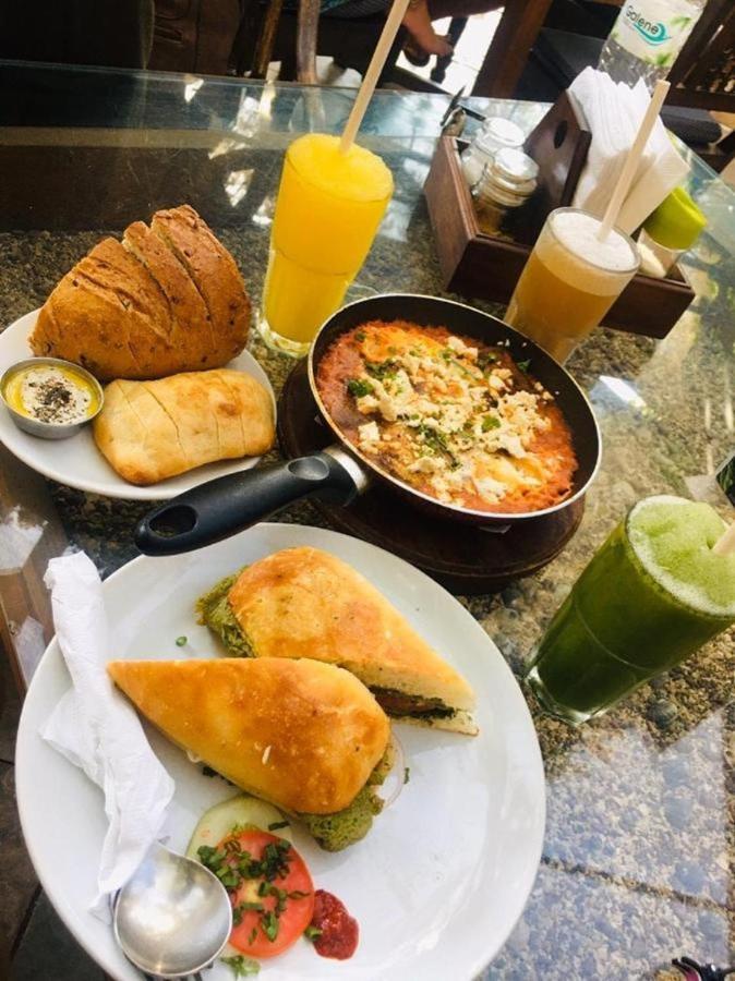 Sarthi In Jangpura Bhogal Near Nizamuddin Railway Station Hotel